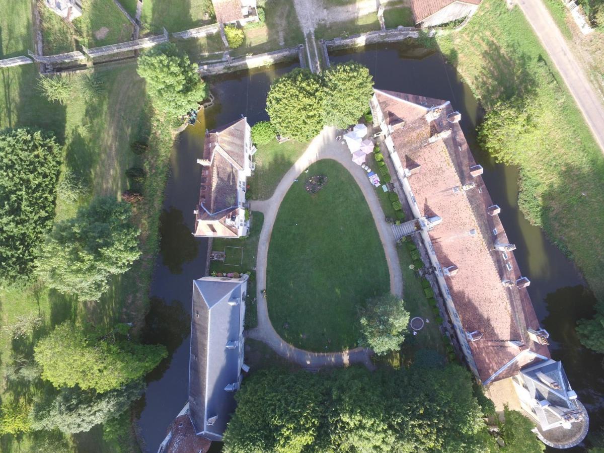 Chateau De Mauvilly Bed and Breakfast Exteriör bild